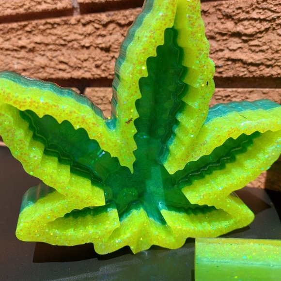 SpongeBob SquarePants/Cannabis Rolling Tray/Ashtray/Coasters Set - Picture 4 of 9